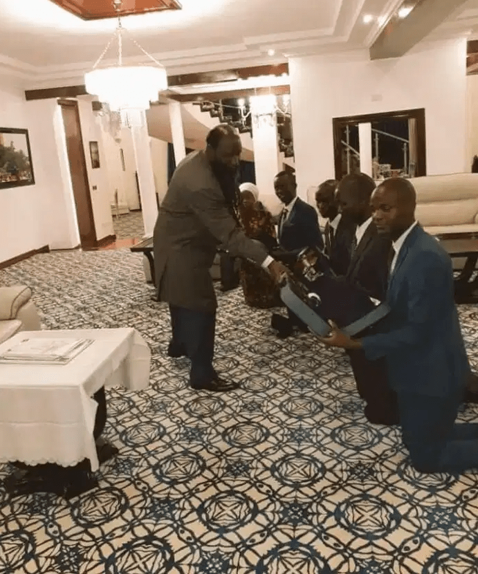 Who be-witched PROPHET OWUOR’s followers? – Why kneel before your fellow man? (PHOTOs)