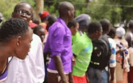 Kisumu Teacher Runs For His Life After He Was Caught red handed transferring money from The Principal's Office On Saturday.