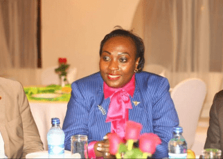 Acting Nairobi Governor, ANNE KANANU, is always drunk like a skunk – Even UHURU is tired of her shameless behaviour