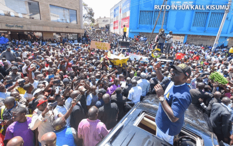 RUTO storms Kisumu city as RUTO chants rent the air – Is Hustler Nation unstoppable? (VIDEO)