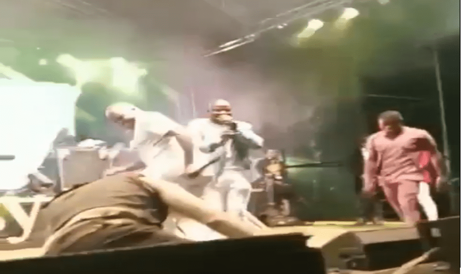 Moment ERIC OMONDI fell on stage while at the Luo Festival -Embarrassing (VIDEO).