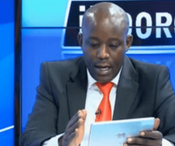 Inooro TV Presenter Kamau Wa Kangethe Awarded by President Uhuru For His Outstanding Work & Knowledge for Newspapers