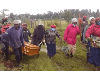 Uthamaki is a scam – See how Nyandarua residents are transporting deceased bodies due to bad roads (PHOTOs)