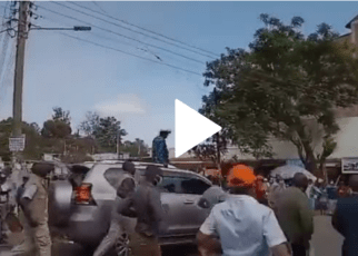 VIDEO of RAILA ODINGA being heckled while waving at trees in Murang’a– SK MACHARIA and MUNGA will not like this!!